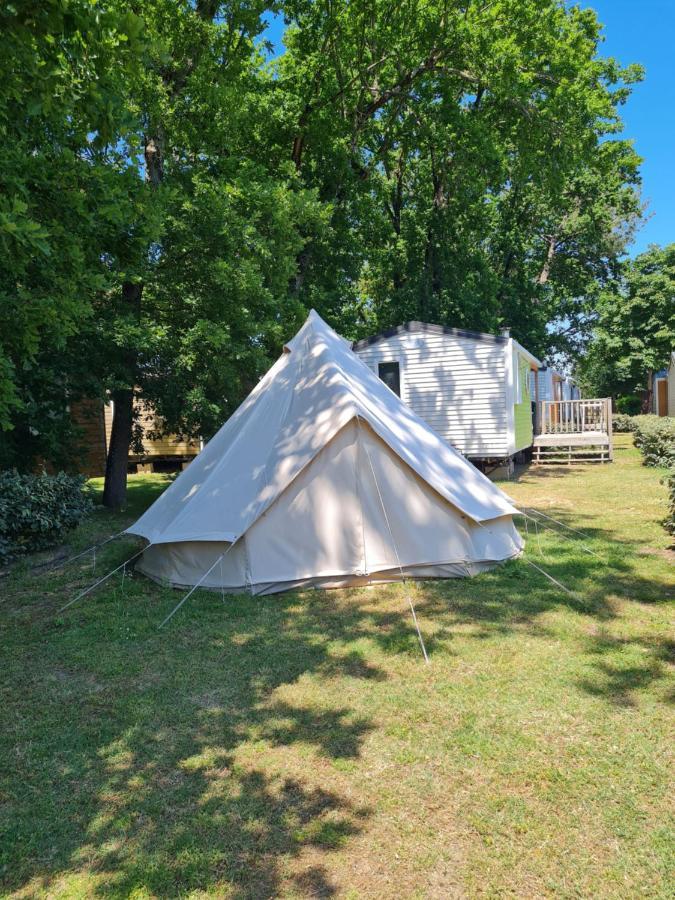Camping Fleur D'Oleron Сен-П'єрр-д'Олерон Екстер'єр фото